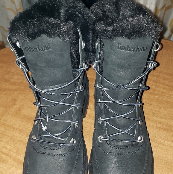 NWOB Timberland Boots - Picture 3 of 4